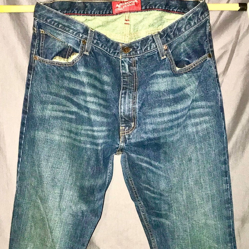 Like new Arizona relaxed fit jeans